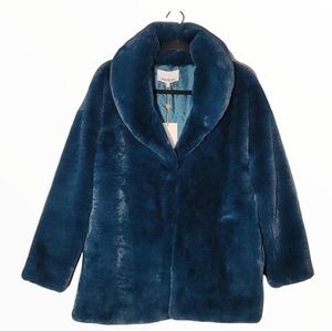 NWT heartloom faux fur jacket. Blue green!